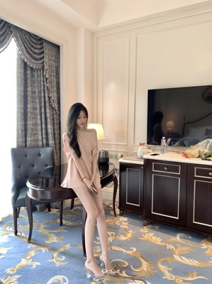 Yumeo钰 西野暮色～气质姐姐很显贵气的斜领滑滑上衣