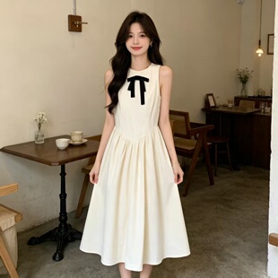 法式甜美风无袖挂脖蝴蝶结连衣裙女夏季新款收腰显瘦减龄气质裙子