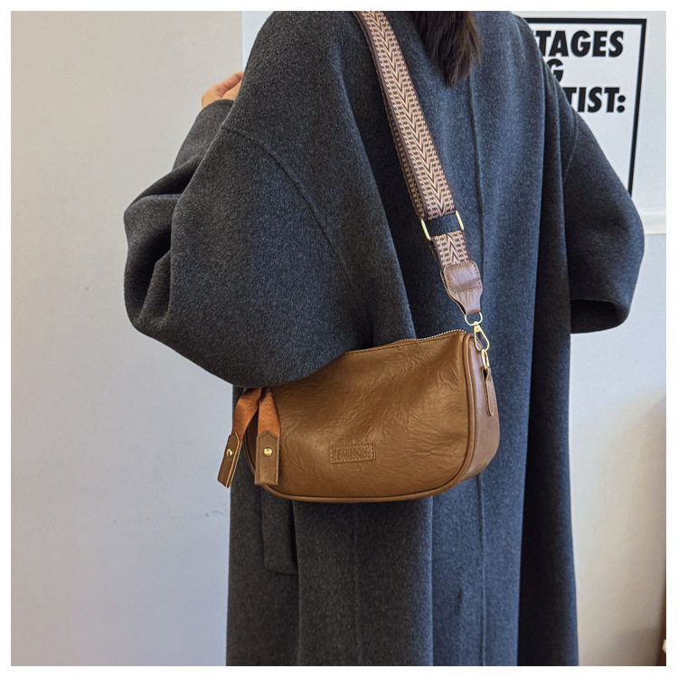 简约高级感波士顿包包2026新款单肩斜挎包女百搭小方包枕头斜挎包,箱包皮具/热销女包/男包,通用款女包,淘宝优惠券,粉丝福利购,淘宝优惠卷