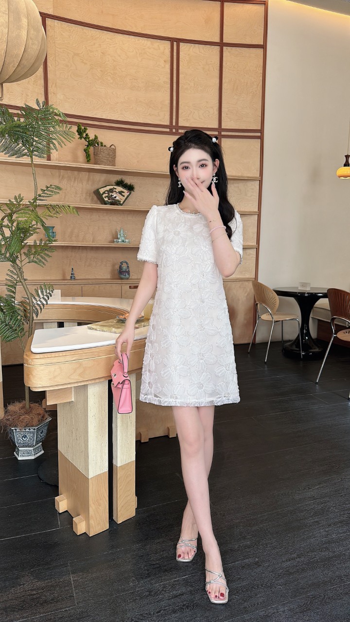 20240夏新款法式小众设计白色蕾丝高级感小个子显高仙气连衣裙
