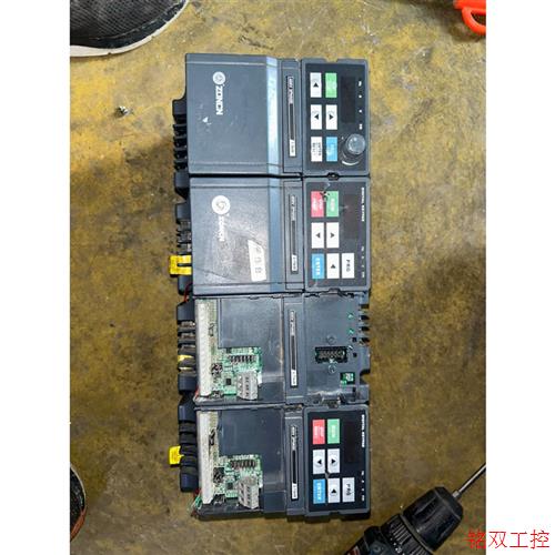议价直拍不发:议价众辰变频器1.5kw(Z2400-1R5G)二手拆机,成色如