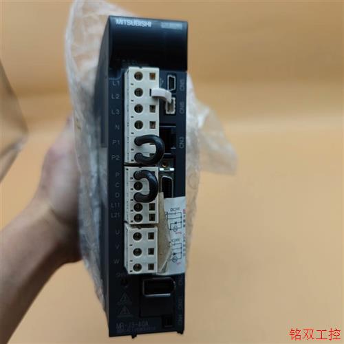 议价直拍不发:安川变频器CIMR-VB4A0031FBA,380V11/1
