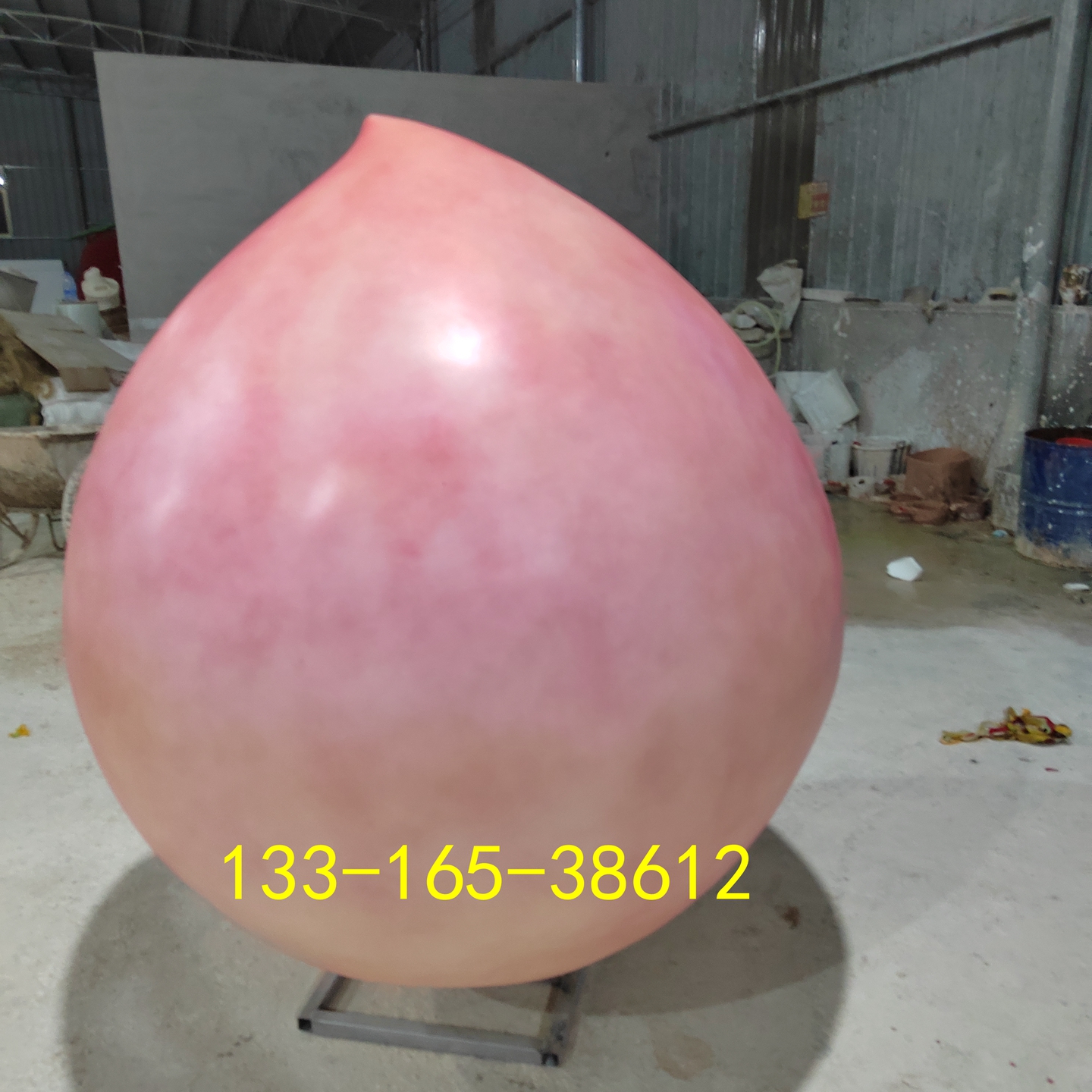 水蜜桃之乡形象卡通人偶玻璃钢们仿佛定制园林景观创意桃子坐凳子