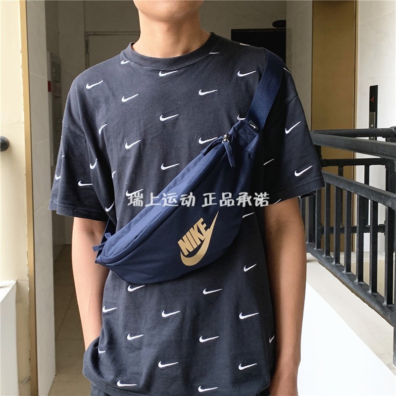 酷动城 NIKE/耐克 男女运动胸包黑金腰包单肩斜挎包 BA5750-4