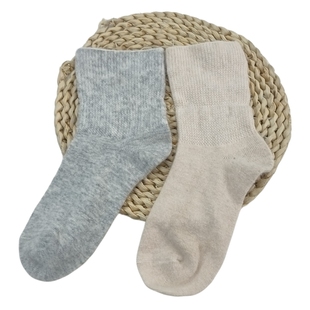 日单 羊毛袜女士宽松袜口中筒袜子秋冬保暖袜筒宽竖条纹款