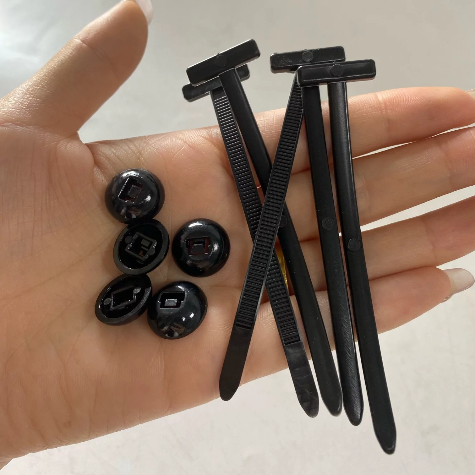 扎带卡扣固定穿心钉挡泥板