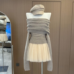 Liuu嘻嘻阿法式高级感针织衫女秋季温柔风弹力长袖露肩一字肩毛衣