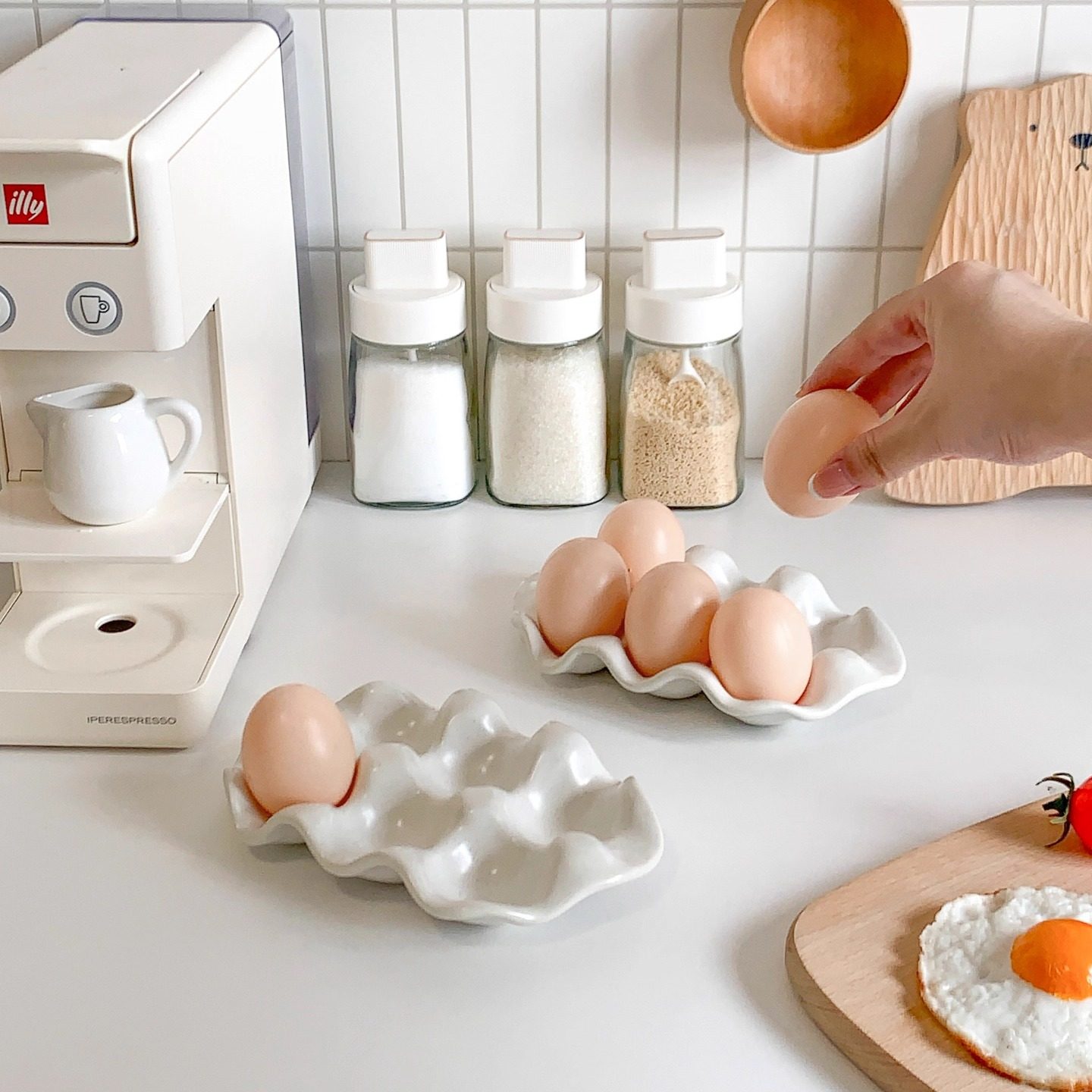 创意陶瓷鸡蛋托盘家用冰箱不规则鸡蛋收纳盘ins风蛋托高颜值摆件,餐饮具,鸡蛋托,淘宝优惠券,粉丝福利购,淘宝优惠卷