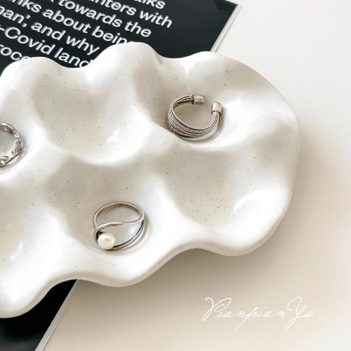 北欧风陶瓷分格收纳托盘戒指项链饰品展示盘高级设计感首饰陈列盘