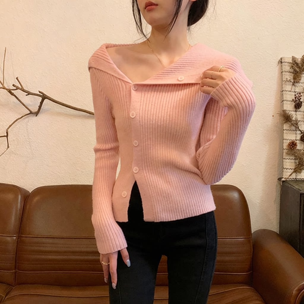 纯欲风翻领露肩秋冬法式不规则长