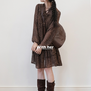 与她原创小众设计复古豹纹印花系带荷叶边废土秋冬长袖 连衣裙短裙