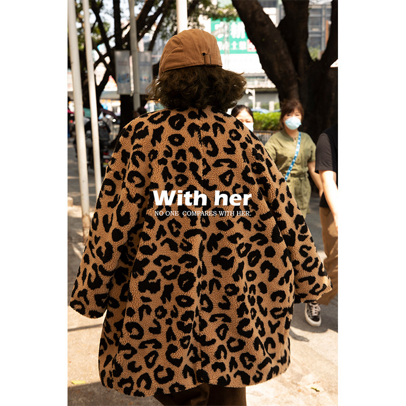 与她小众原创设计 ins街头风豹纹撞色单排扣中长款羊羔毛呢外套女
