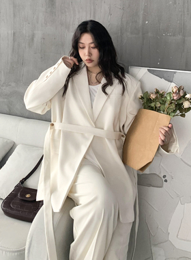 CV大码女装 春季新款设计感小众宽肩飘带中长垂感西装外套女西服