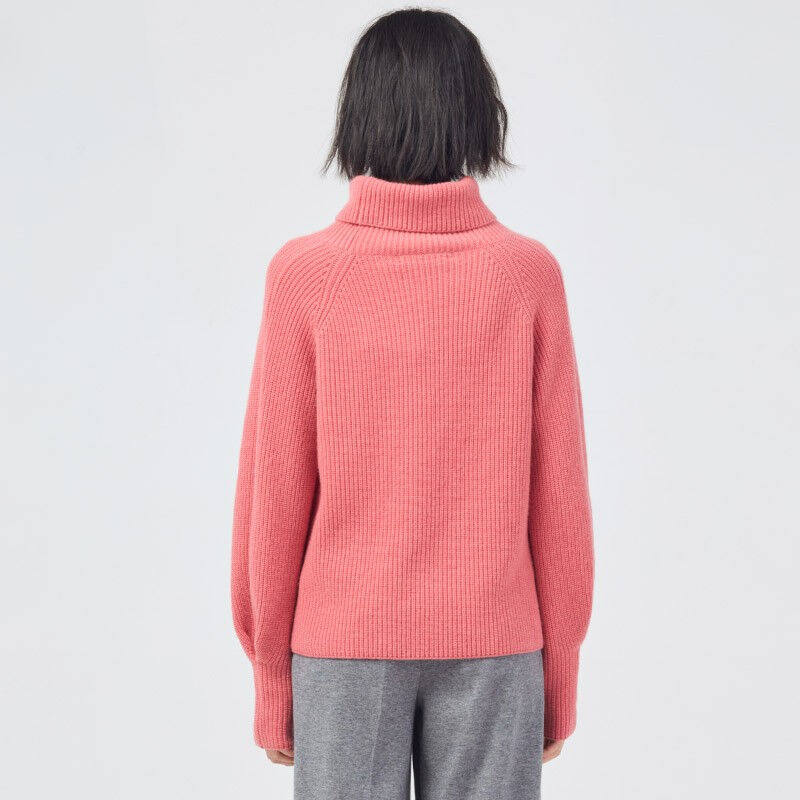 雪莲秋冬新款山羊绒抽条堆堆领领女套头羊绒衫女T255L(105)属于什么档次？