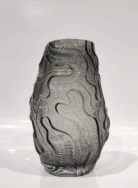 现代简约创意抽象艺术不规则透灰色玻璃花器水培插花瓶装饰品摆件