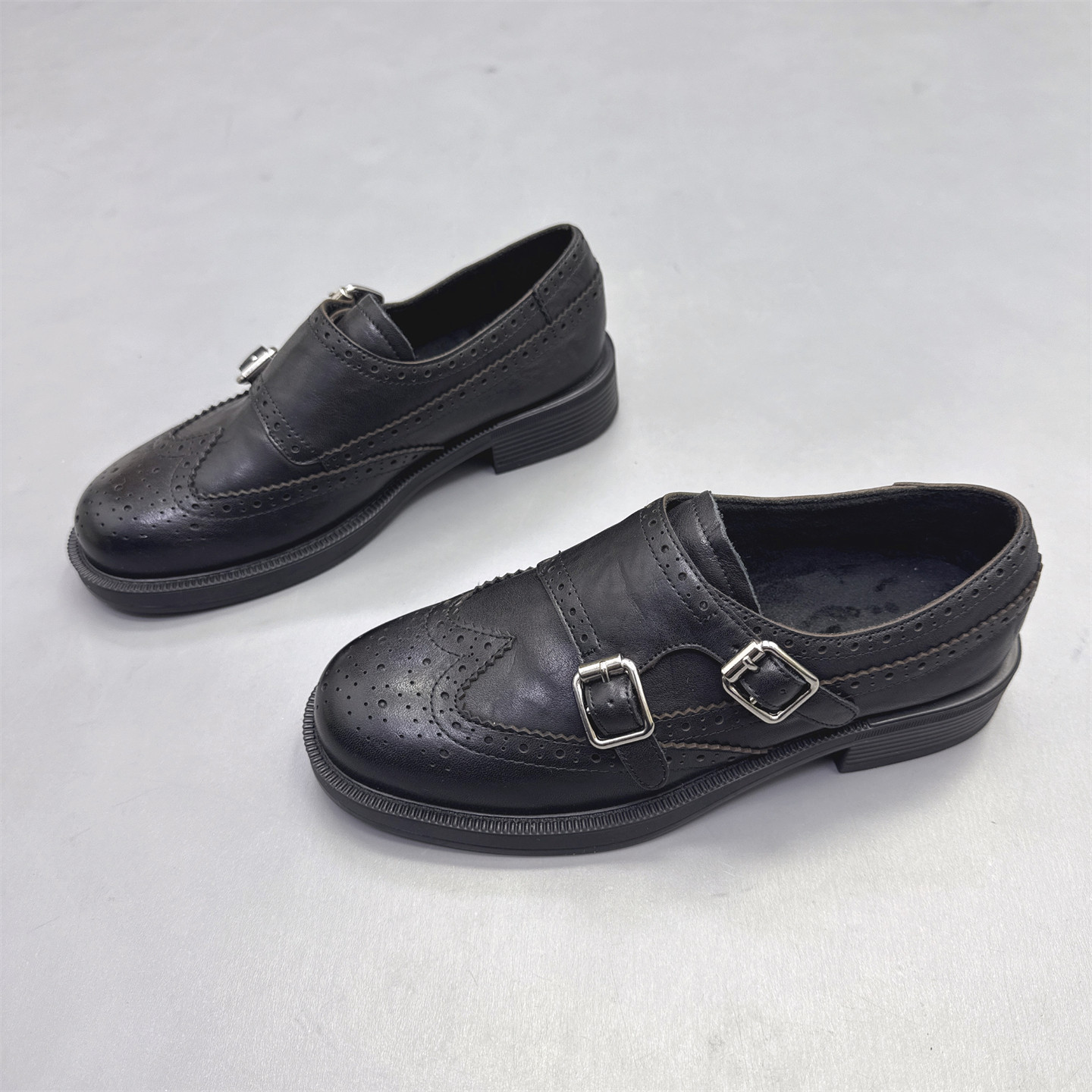 头层牛皮加绒复古雕花布洛克鞋女