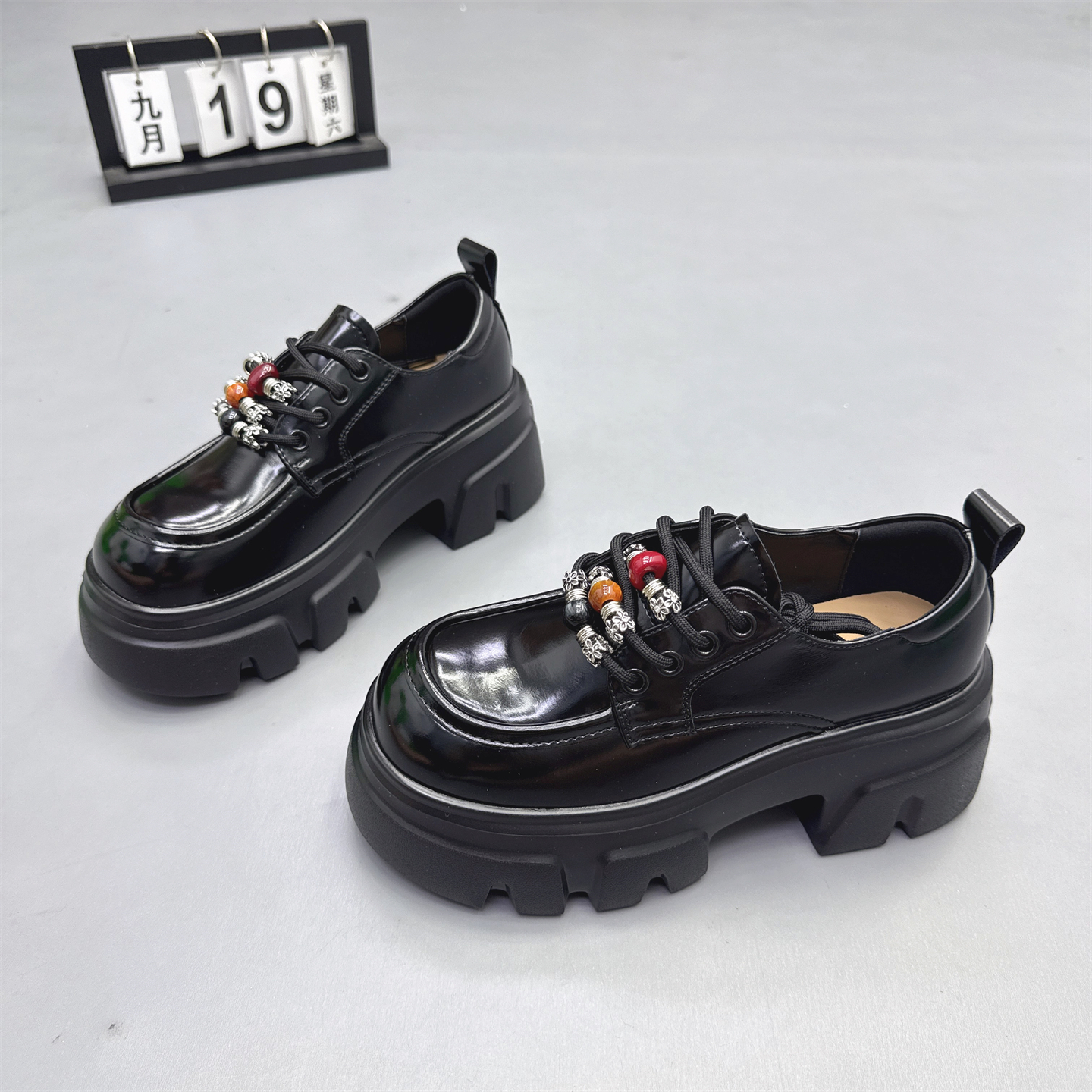 真皮女鞋粗跟增高系带珠珠乐福鞋