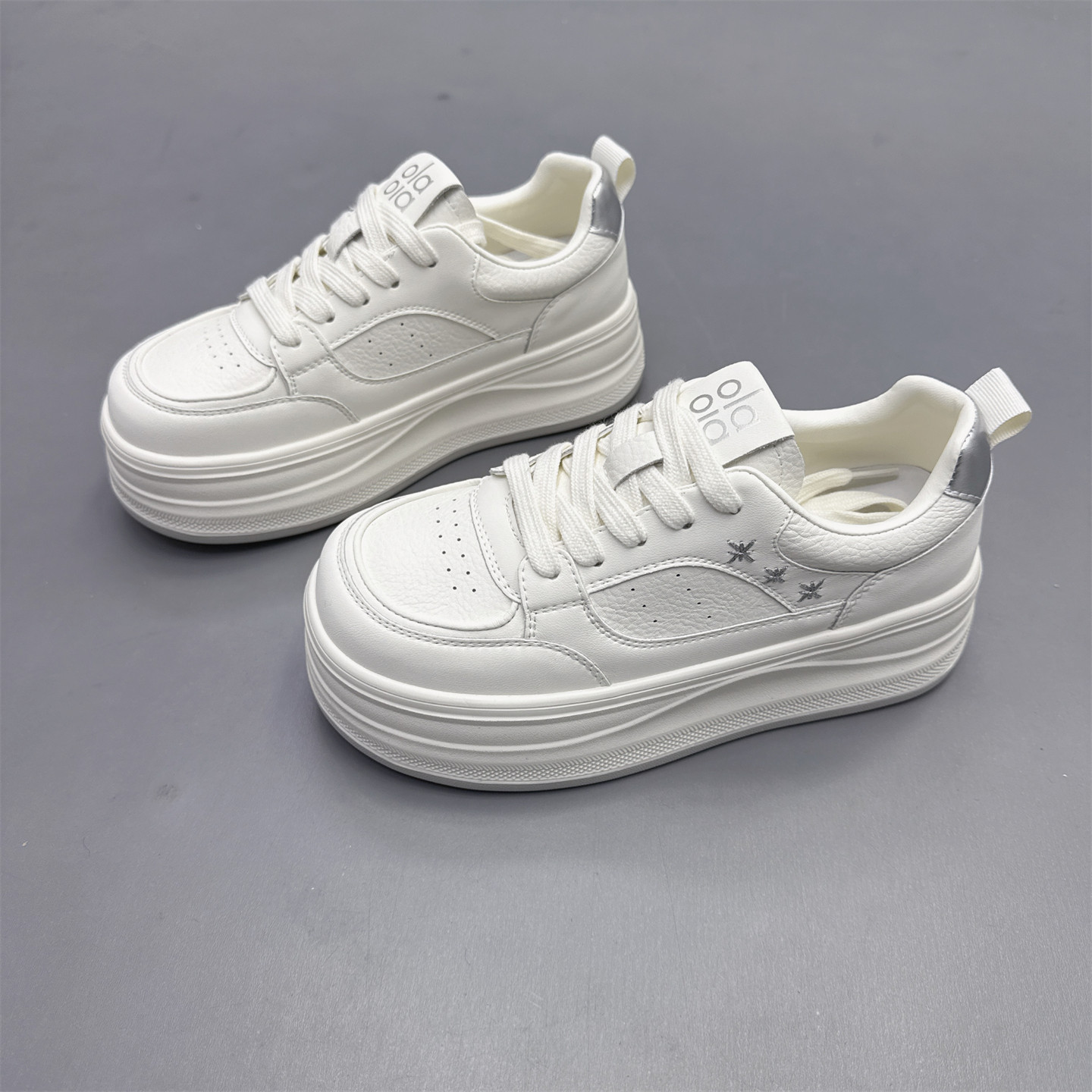 米新款厚底增高小白鞋2026春新款圆头百搭松糕鞋休闲板鞋运动鞋女