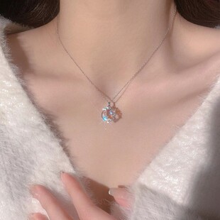 星月项链女轻奢夏季设计感星星月亮吊坠钛钢甜美梦幻琉璃石锁骨链