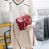 Túi xách nữ 2018 mới phiên bản Hàn Quốc của chiếc nơ nhỏ cá tính Túi xách Messenger nữ hoang dã điện thoại di động đeo vai thủy triều - Túi điện thoại túi đeo chéo nam 