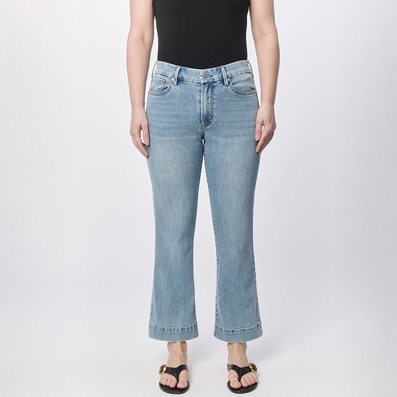 美式丹宁DJ 女款 浅蓝洗水微喇八分牛仔裤 F607