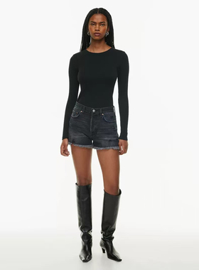 加拿大DEN1M F0RUM  女款  黑灰洗水磨破虚边牛仔短裤 4192