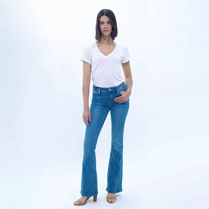 美式丹宁DJ 女款 蓝色洗水中腰喇叭牛仔裤 F655