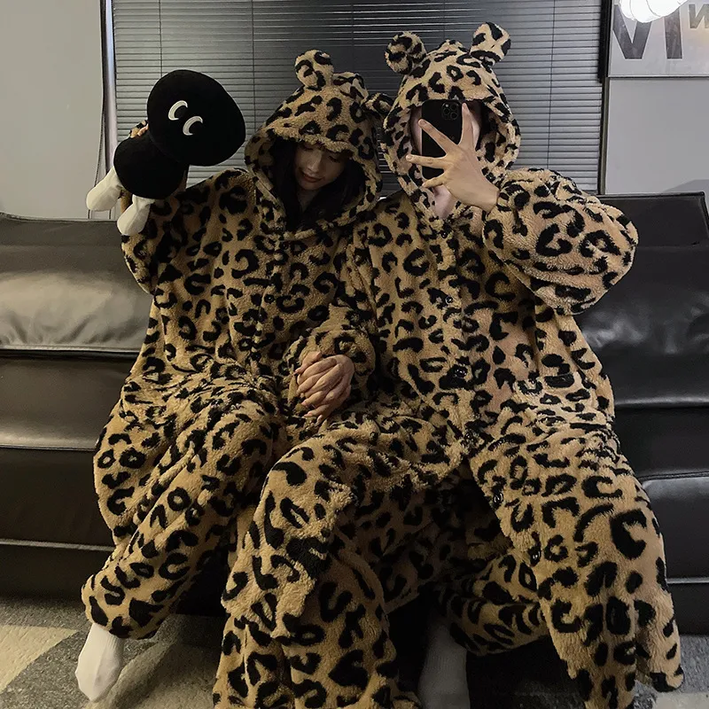 法兰绒睡袍长裤情侣款女冬季两件套豹纹连帽晨袍200斤居家袍男士