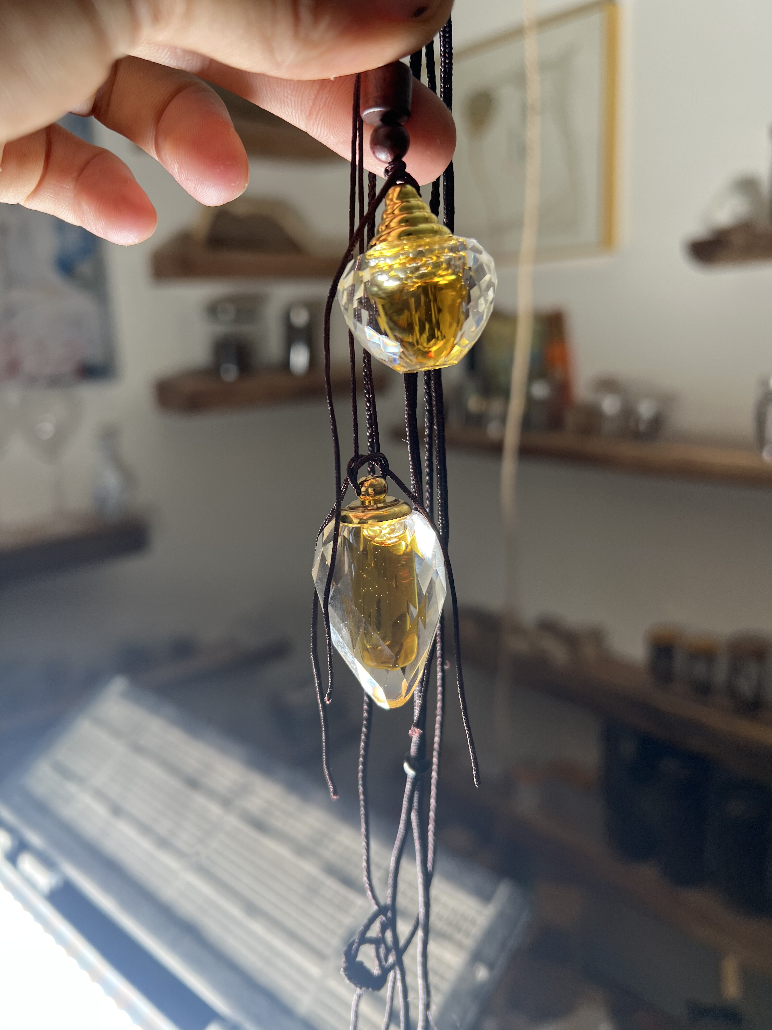 正品天然沉香精油古法柴火蒸馏熏香薰持久香水手腕清凉透心感果韵