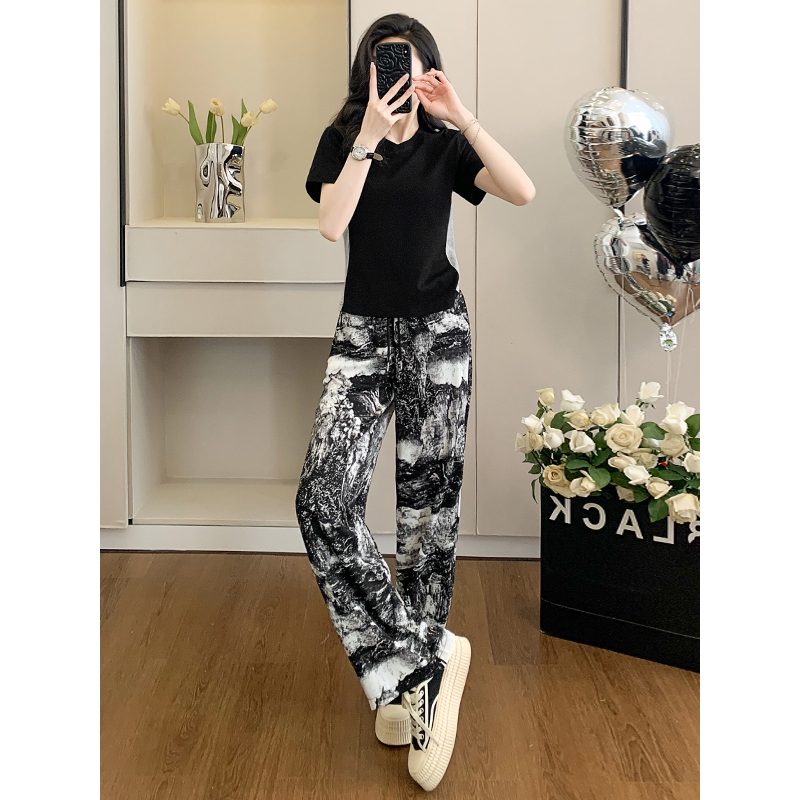 感运动套装设计两件套女夏季休闲气质修身短袖阔腿裤潮流显瘦减龄