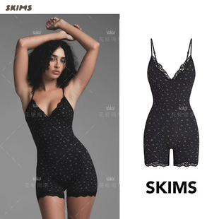 SKIMS卡戴珊同款LACE TRIANGLE ONESIE蕾丝吊带性感连体衣短裤女