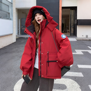 新款 特大码 风派克棉服女冬季 胖mm红色工装 设计感连帽加厚外套 女装