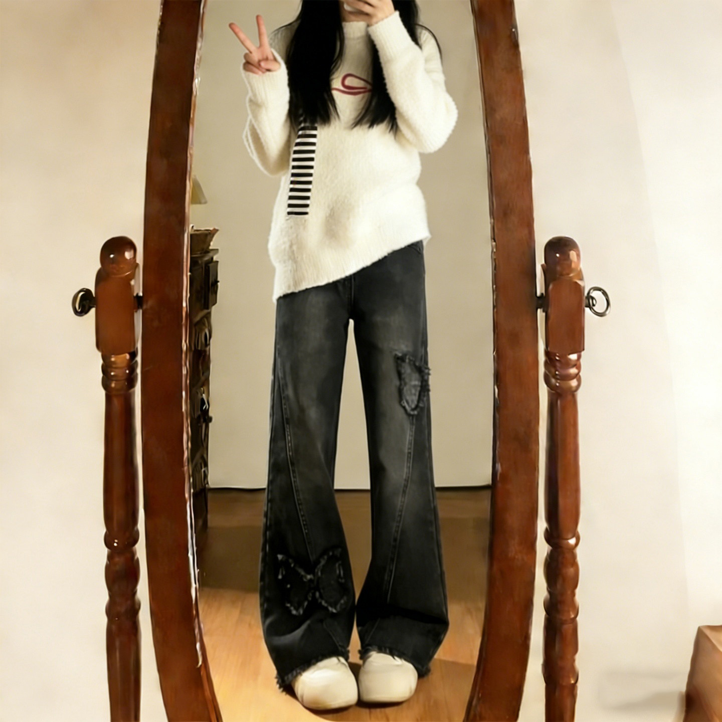 大码女装胖mm高腰百搭阔腿牛仔裤女刺绣蝴蝶显瘦显腿长微喇长裤潮,女装/女士精品,大码裤装,淘宝优惠券,粉丝福利购,淘宝优惠卷