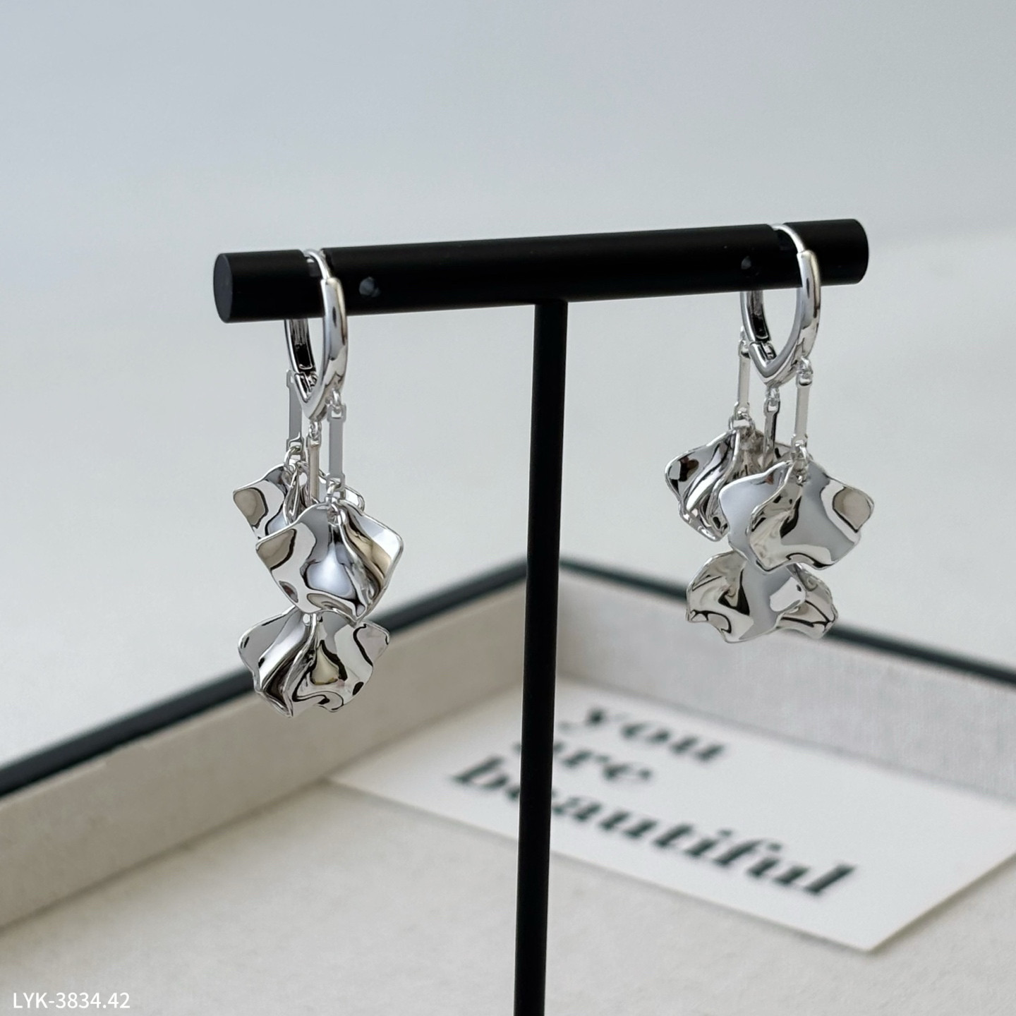 丽银丽贝丽影法式时尚设