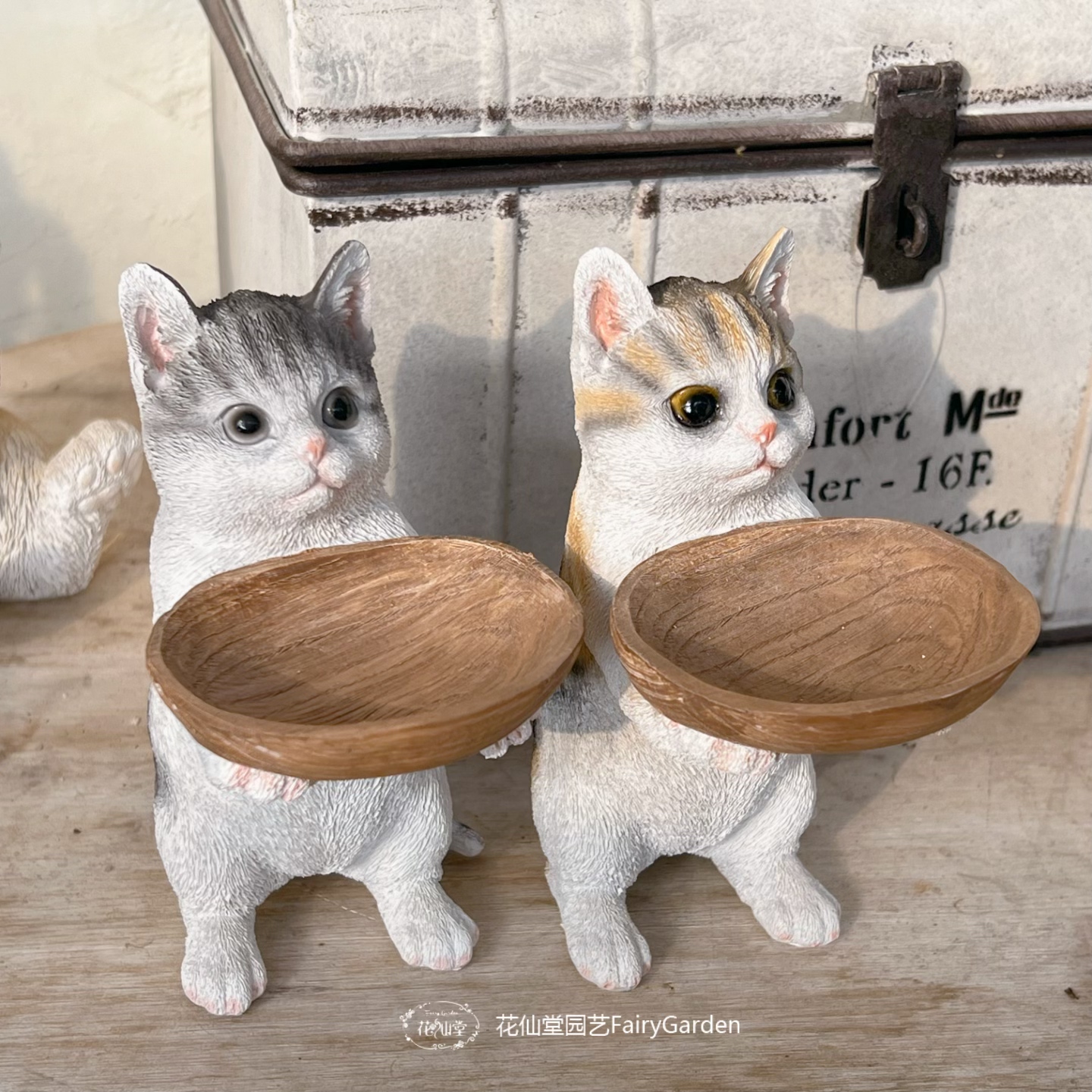 树脂猫咪桌面摆件收纳托盘