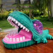 鲨鱼鳄鱼咬手指玩具儿童恐龙按牙齿咬人熊猫大号整蛊聚会互动减压