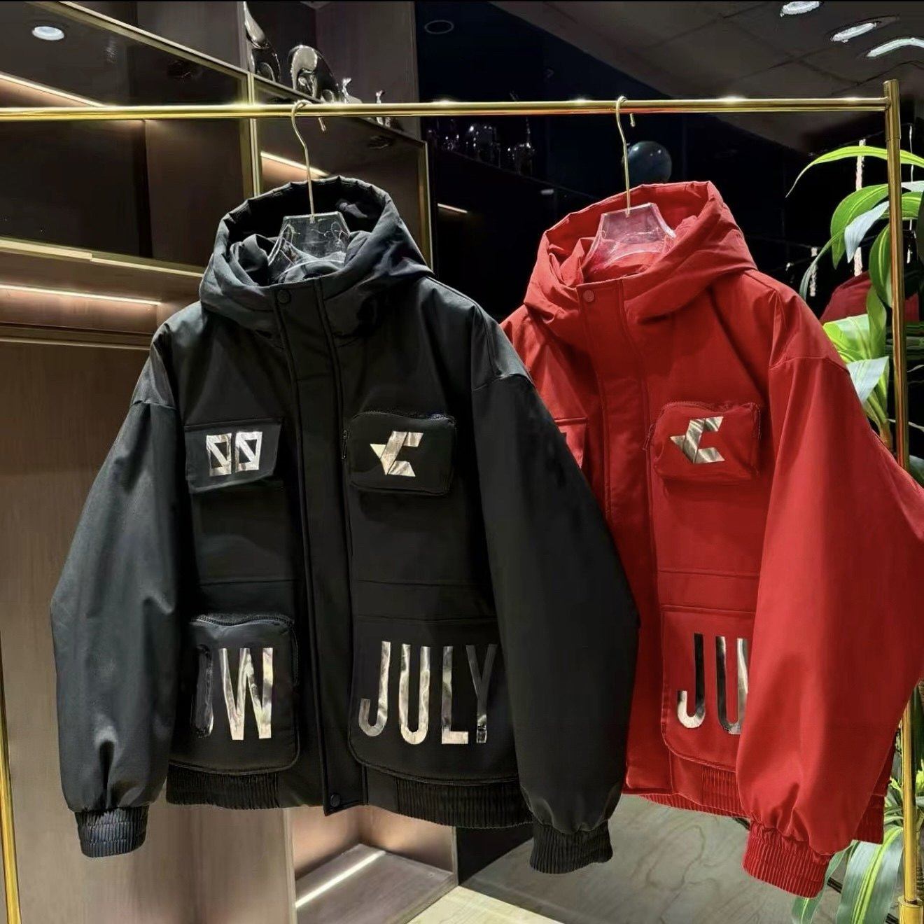 冬季男工装亮片多口袋连帽羽绒服潮牌时尚痞帅宽松白鸭绒保暖外套