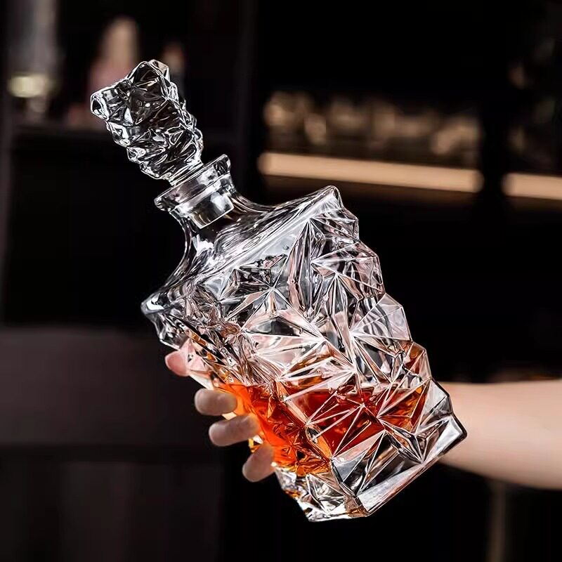水晶玻璃威士忌酒樽家用存储酒瓶空瓶带盖防尘创意红酒醒酒器高档