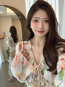 rouje kelly法式气质碎花V领连衣裙女小香风修身显瘦荷叶边长裙子