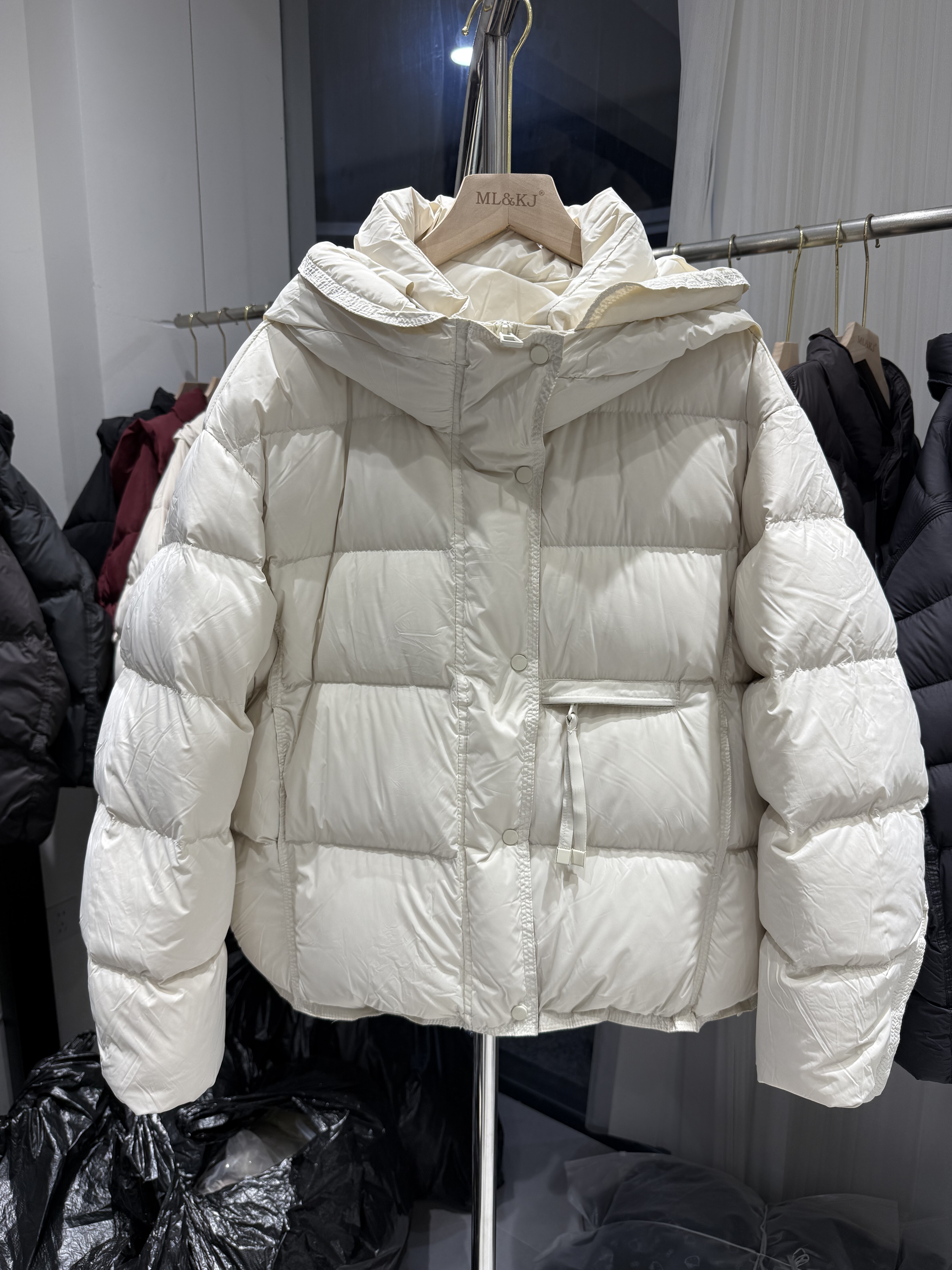 2025冬新款韩版宽松显瘦百搭90白鸭绒羽绒服女保暖短外套洋气潮款