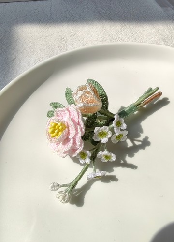微钩花束胸针芍药郁金香花楸配草