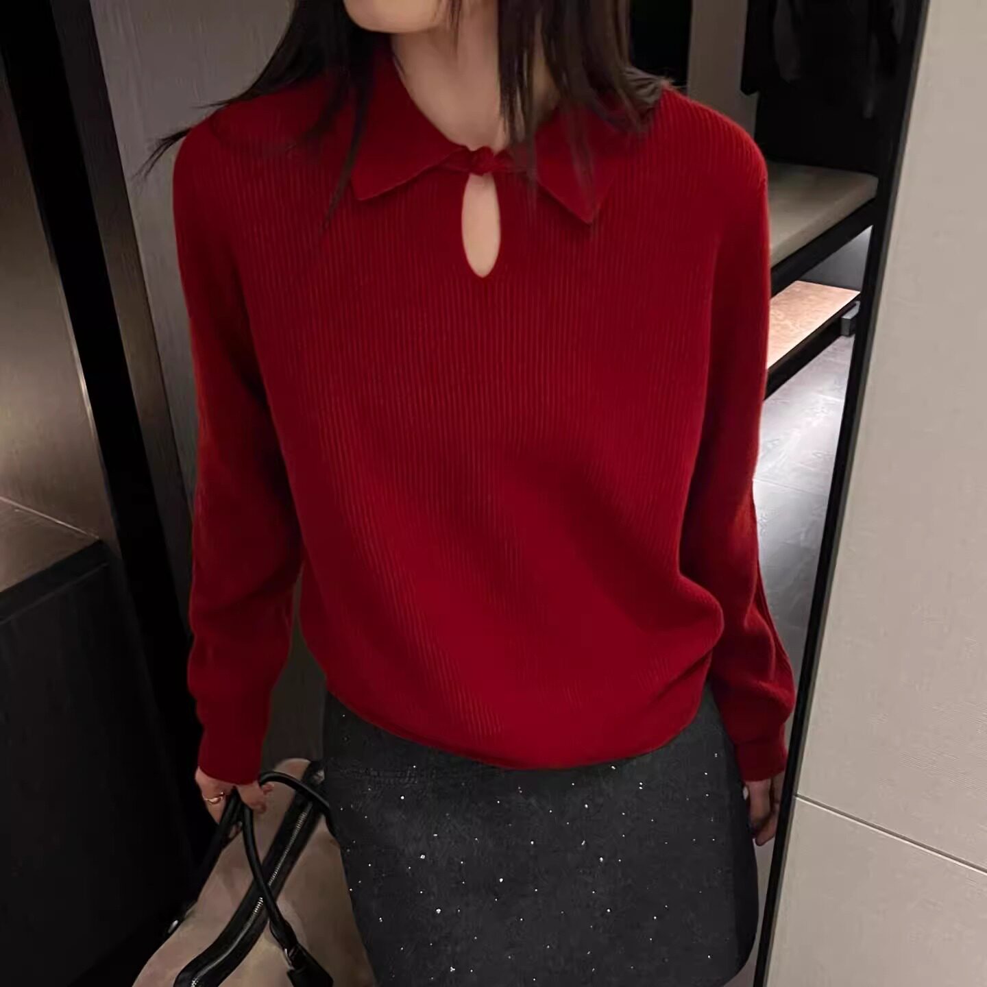 设计感一粒扣小U翻领羊毛针织衫