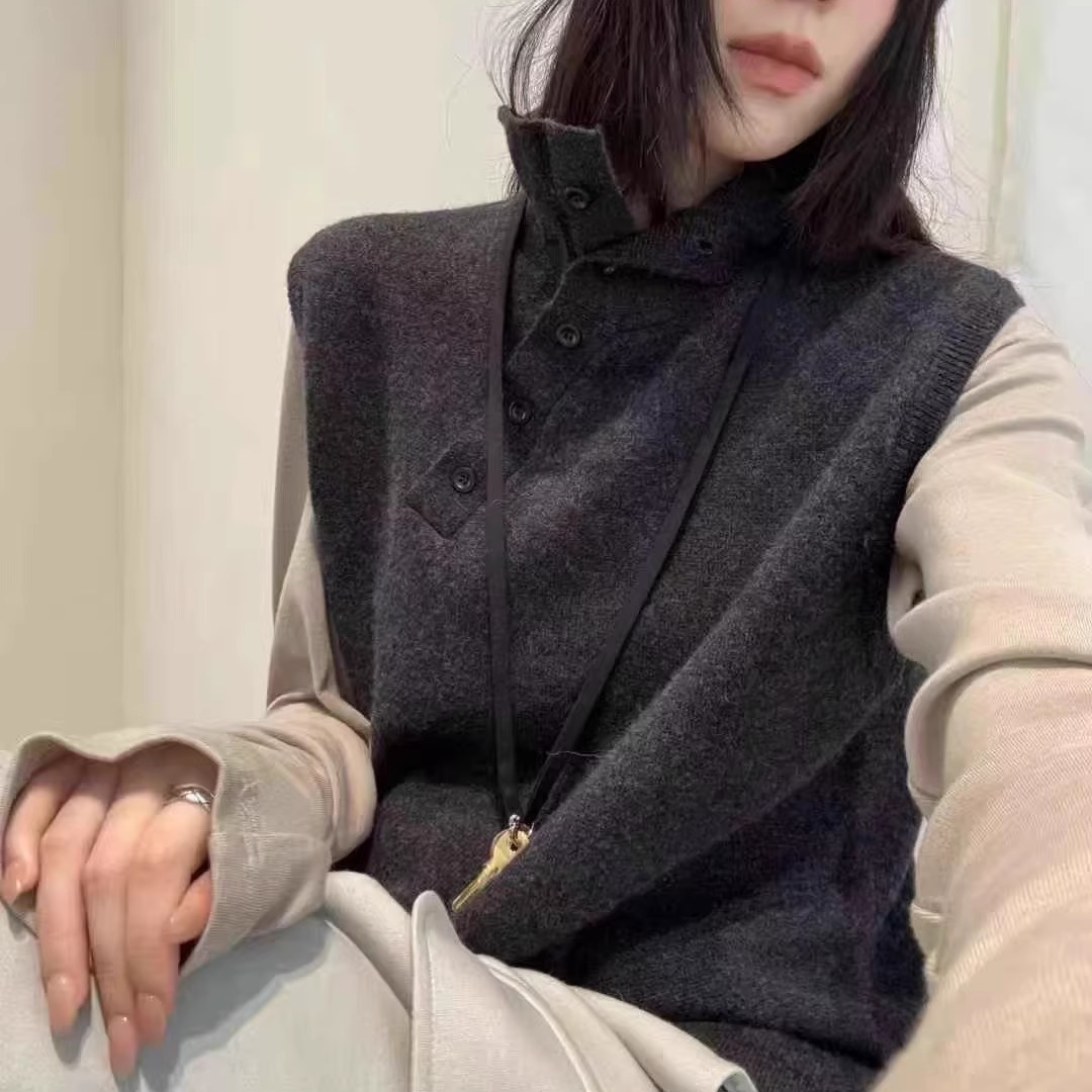 洋气立领斜扣高领羊毛针织马甲