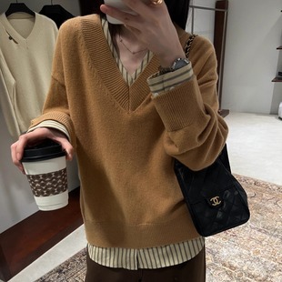 时髦有范！显白卡其色拼接衬衫假两件V领羊毛针织衫 宽松秋冬新款