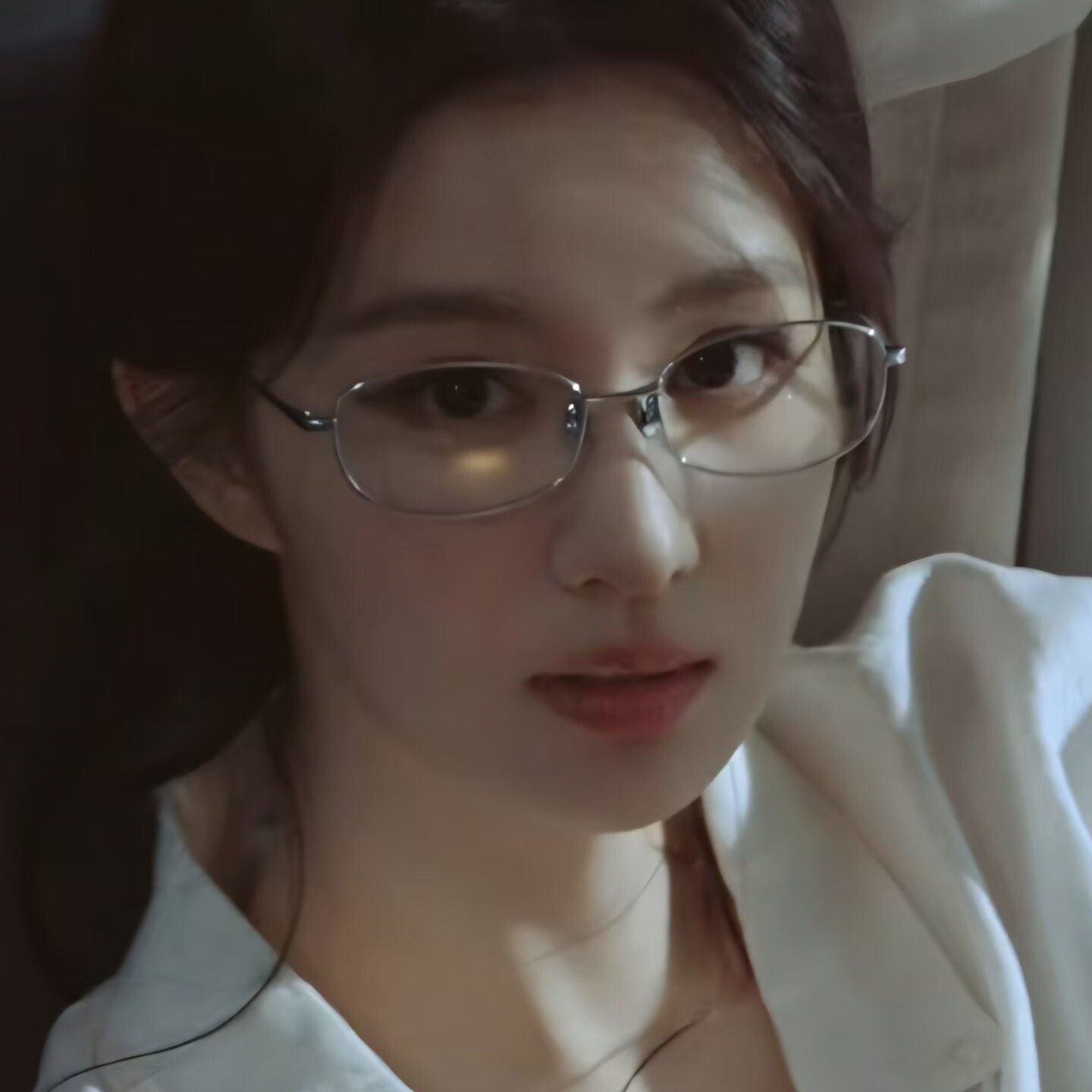 王楚然同款高智感银色近视眼镜女新款气质优雅学生斯文防蓝光小脸