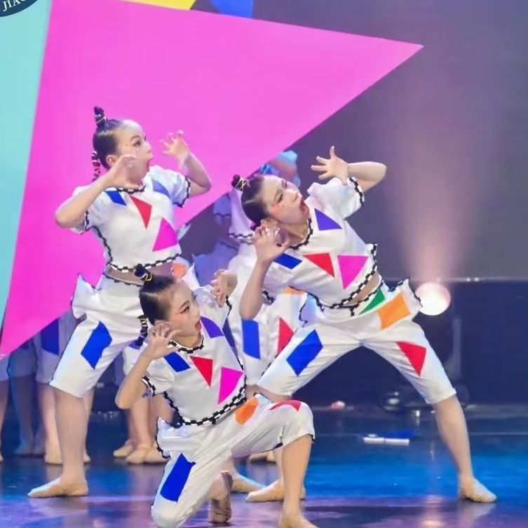 新款七巧板舞蹈表演服拼拼乐儿童演出服数字智慧七巧板创意舞蹈服