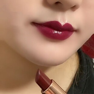深红色女士口红显白正红色持久防水不易掉色不易沾杯学生党自然色