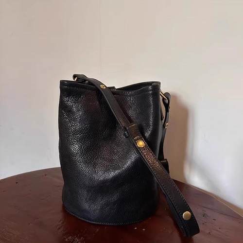 复古头层植鞣软皮高质感水桶托特包小众通勤高级感大容量斜挎包