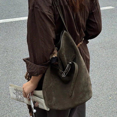 头层麂皮磨砂牛皮托特包hobo腋下包皮带装饰饺子水桶包单肩斜挎包