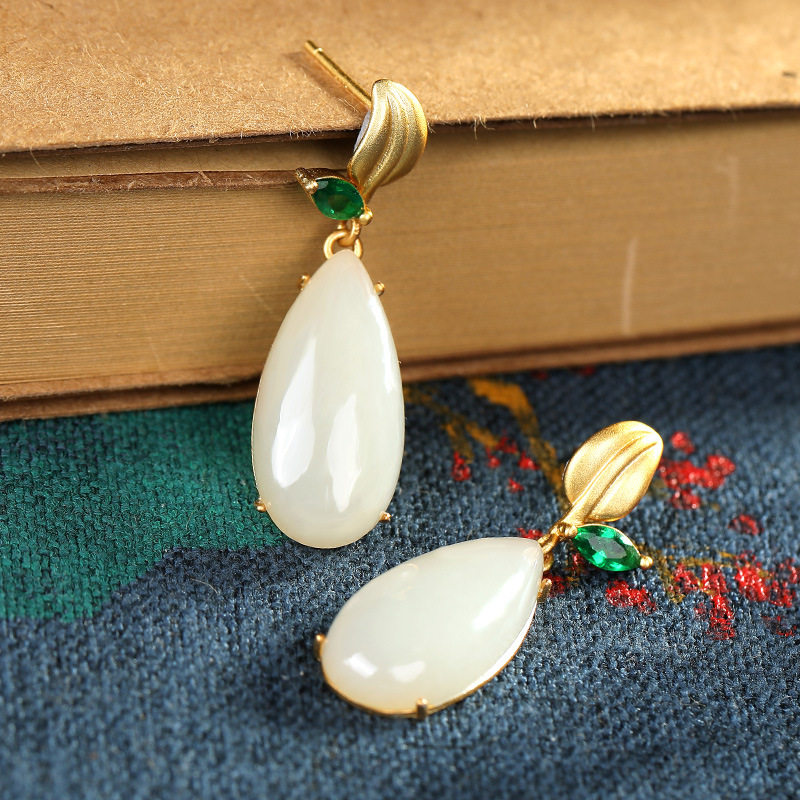 S925纯银镀金镶嵌水滴形和田玉白玉一叶子女士耳钉耳饰